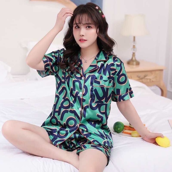 SILK SETS FOR ADULTS - Picture 2 of 7